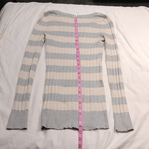 Pink Republic women's long sleeved light sweater size XL - Picture 9 of 10